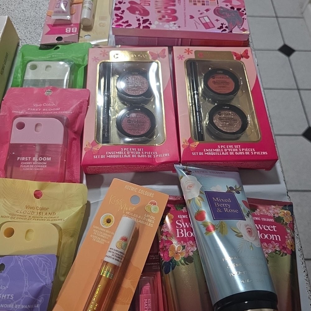 40 Piece Mix Lot Of Cosmetics